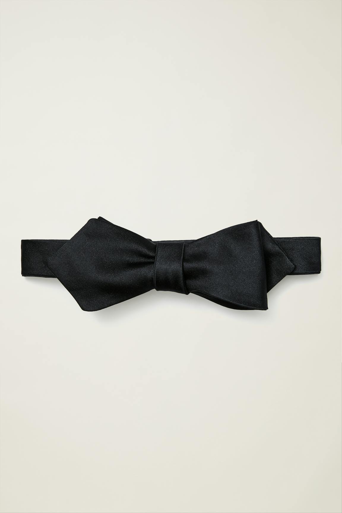 Satin Empire Tuxedo Bowtie / Bonobos Discount